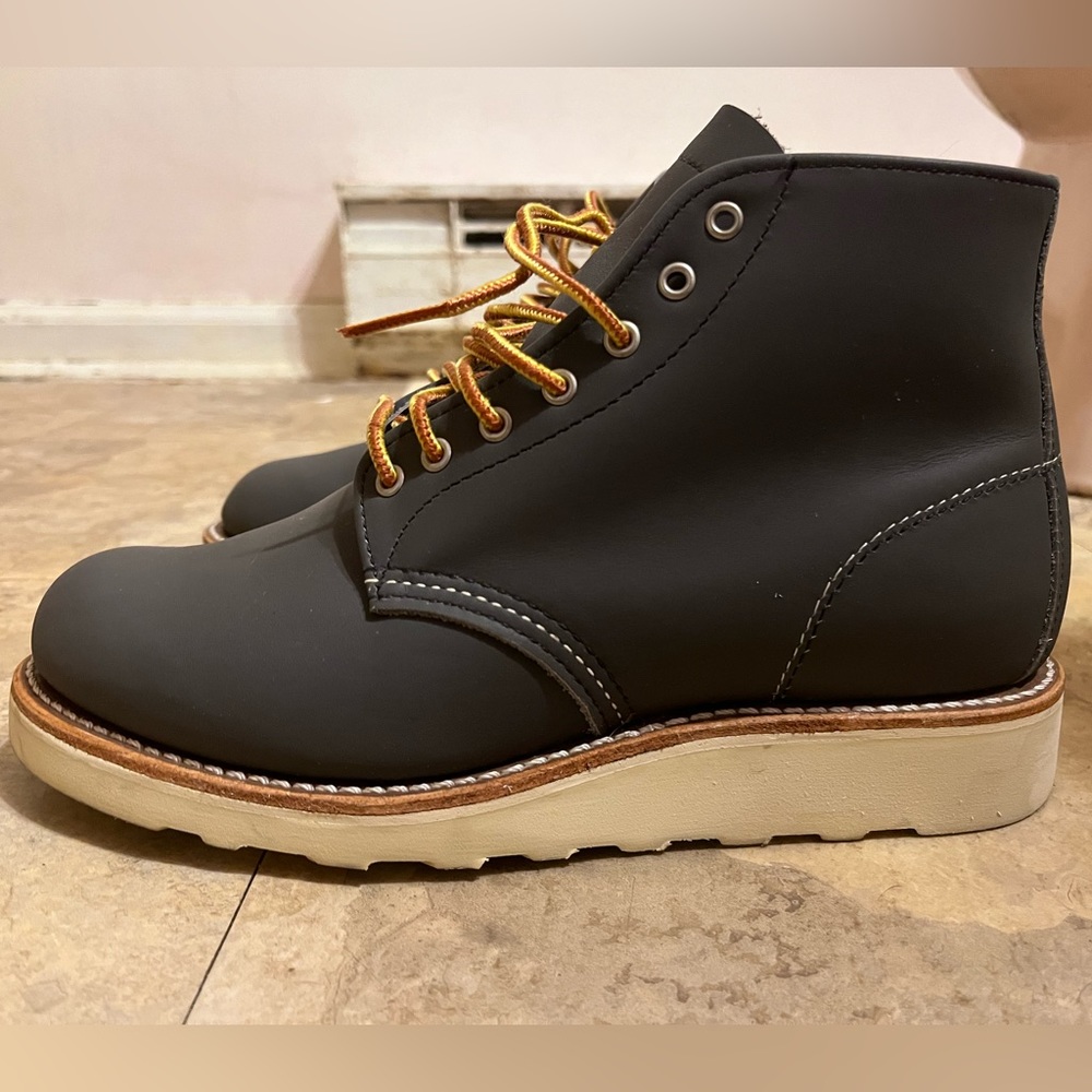 Red Wing Heritage Grey Round Toe boot